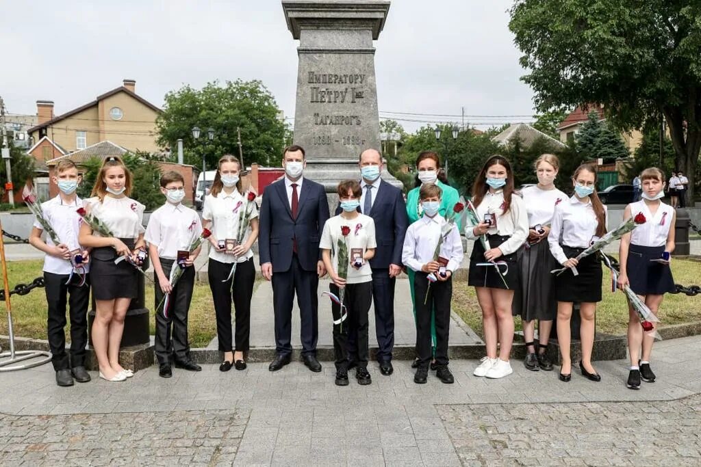 старинная усадьба. праздники таганрог в парке горького. жители таганрога. таганрог пляж. жители таганрога.