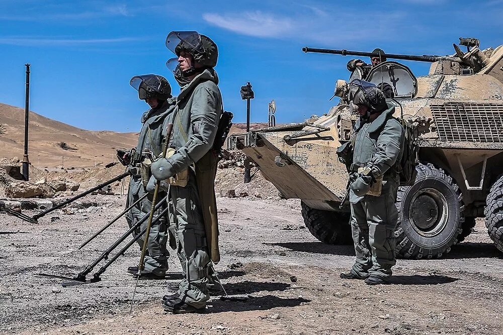 Российские саперы в сирии. Про саперов в сирии российский. Разминирование дейр эз зор. Русский фильм про саперов в сирии. Про саперов в сирии российский.