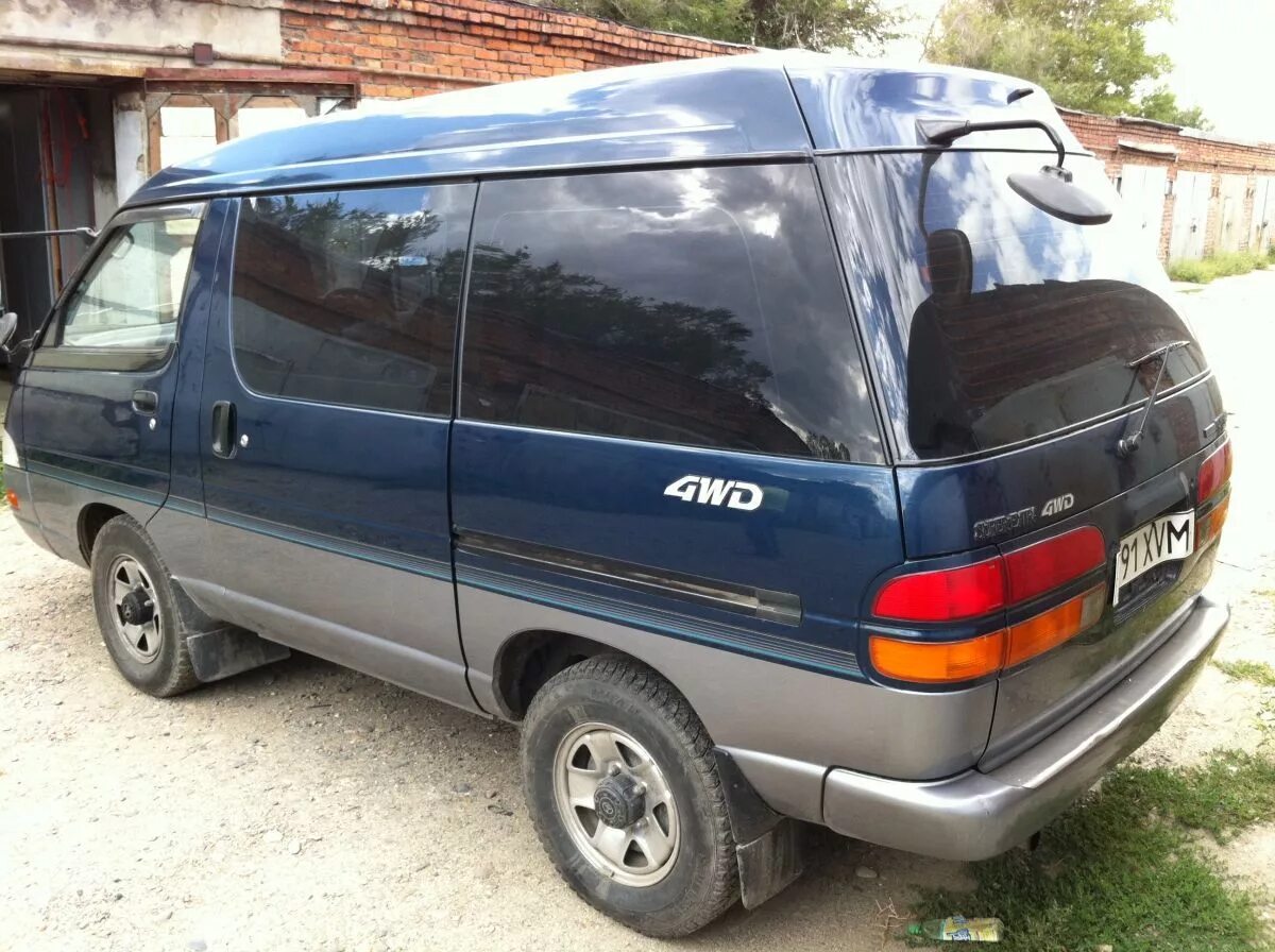 Тойота Таун айс 2 поколения. Toyota Town Ace 1992-1996. Toyota Town Ace 3 поколение. Toyota Town Ace 1996.