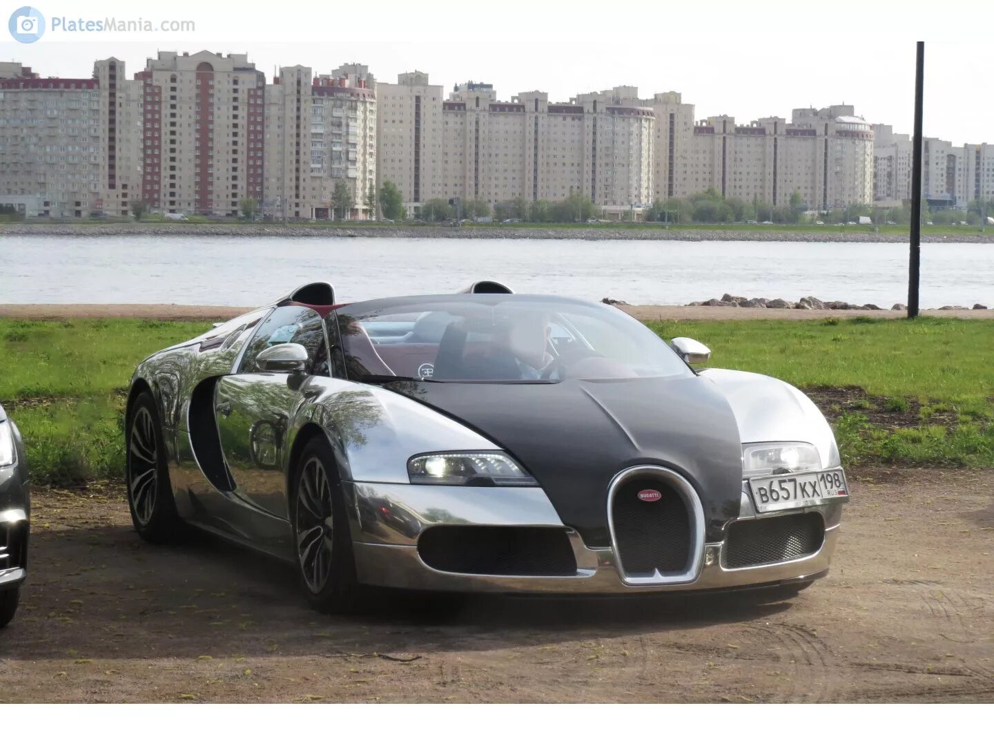 Bugatti в россии. Бугатти 198. Бугатти Вейрон в России. Бугатти в Питере.