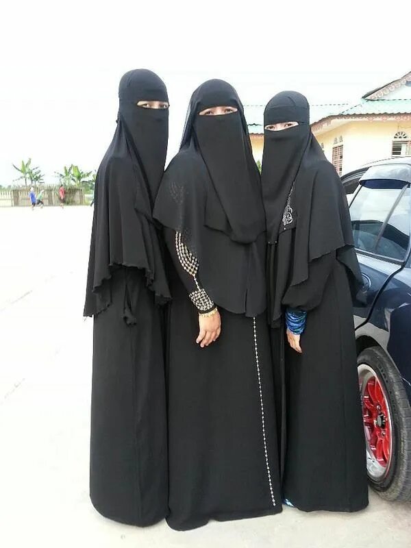 Никабы талибы. Никаб аравийский. Никаб бурка. Можно ли снимать никаб. Радикальная мусульманка.