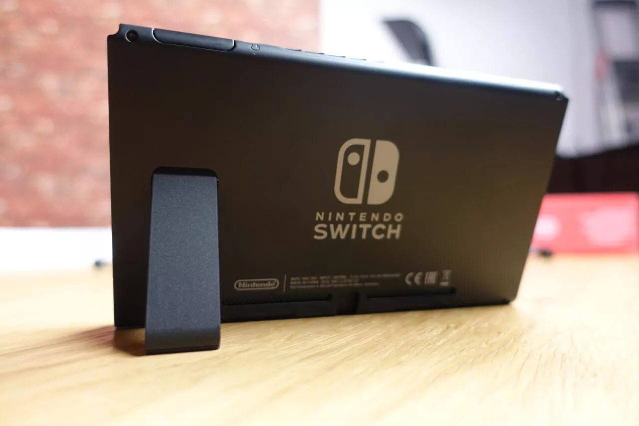Nintendo switch old. Nintendo Switch 1 Rev задняя крышка SD карты. Nintendo Switch задняя сторона. Nintendo Switch Rev 2.
