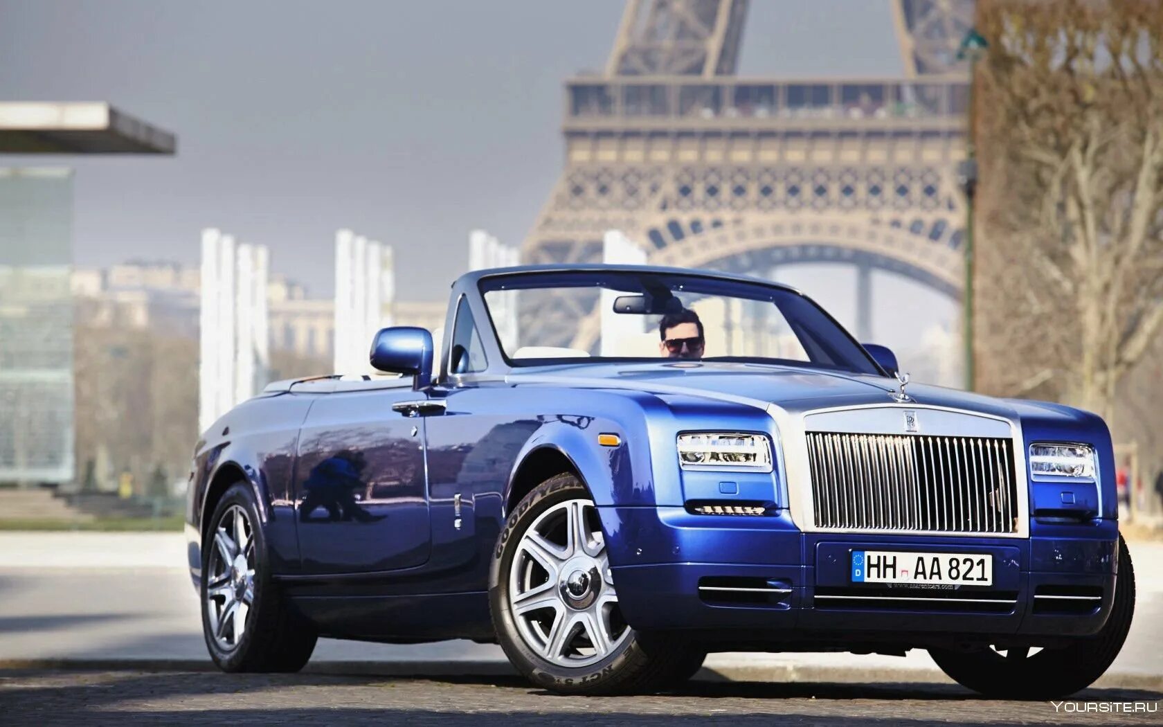 Песню черный рос рос. Роллс Ройс кабриолет 2022. Rolls Royce Phantom Drophead Coupe 2012. Rolls Royce Phantom Cabrio. Panton rols ROIYS.