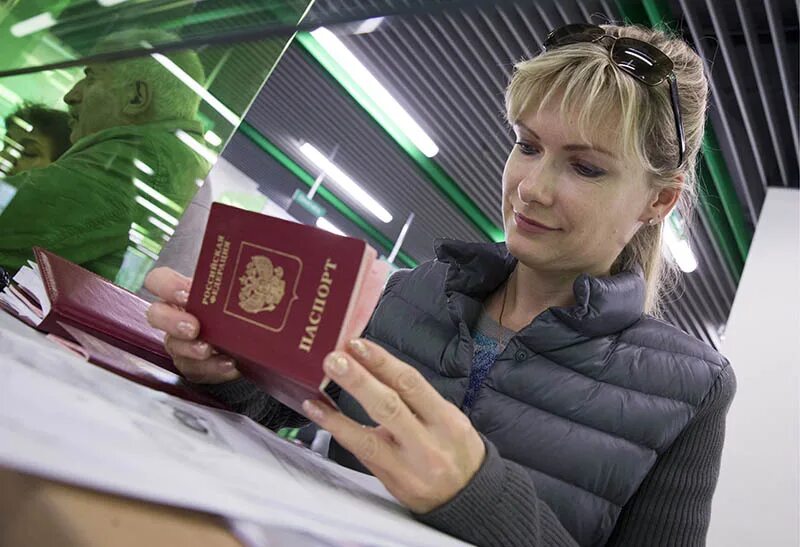 Шенген новости сегодня. Выдача виз. Выдача шенгенских виз. Выдача виз ЕС. Франция возобновление выдачи виз.