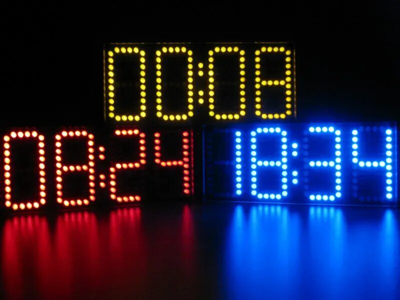 Часы электронные led clock. Большие электронные часы. Большие светодиодные часы. Светодиодный дисплей для часов. Электронные часы из светодиодов.