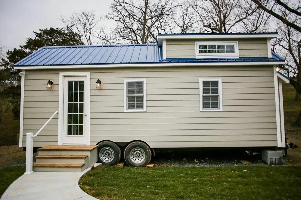 Tiny 24h2. Modern tiny house. tiny farm house.