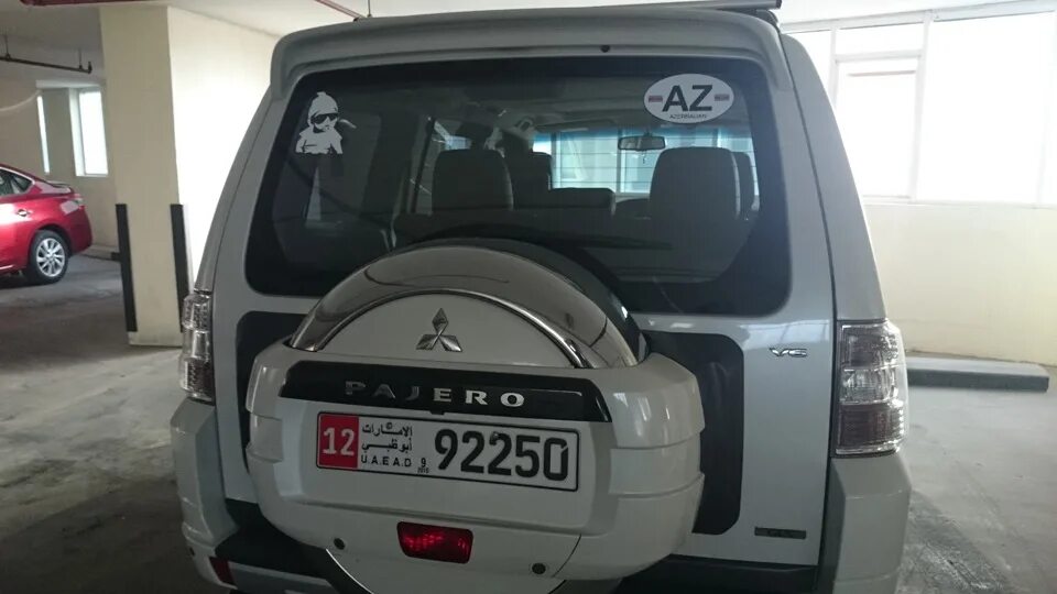 Купить двери на паджеро. Паджеро 4 задний проем. Pajero 4 дверь. Задняя дверь Паджеро 4. Митсубиси Паджеро 3 задняя дверь.