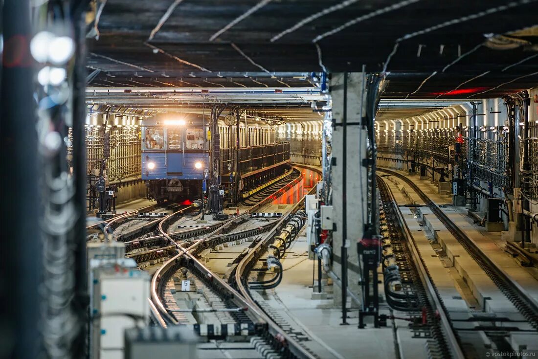 Почему некоторые станции. Электродепо Выборгское Петербургского метрополитена. Оборотный тупик Котельники. Мотовозы Петербургского метрополитена. Депо Пражского метро.