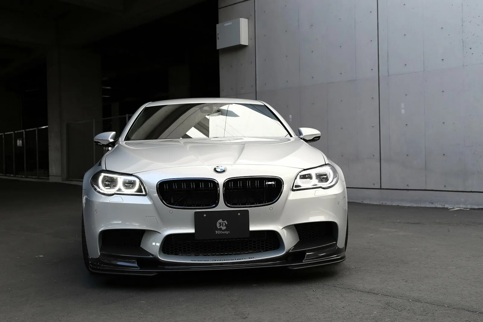 Bmw m обвес. BMW m5 f10 2015. BMW 5 f10. BMW f10 m. BMW 5 f10 m Performance.