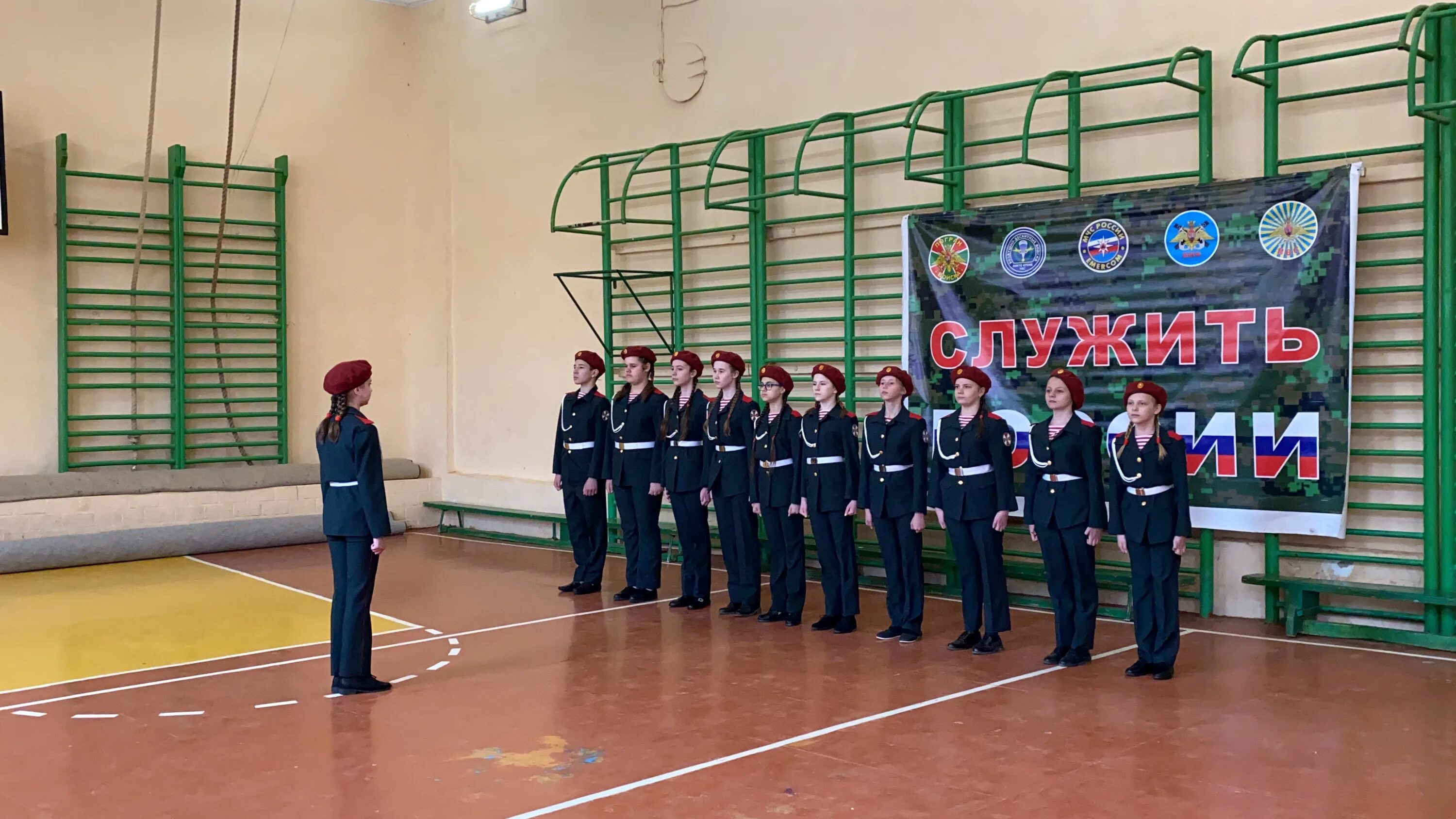 Школа 3 чехов екатерина. 21 школа таганрог. Школа 37 таганрог учителя. Школа таганрог 21 физкультура. Директор 21 школы таганрог.