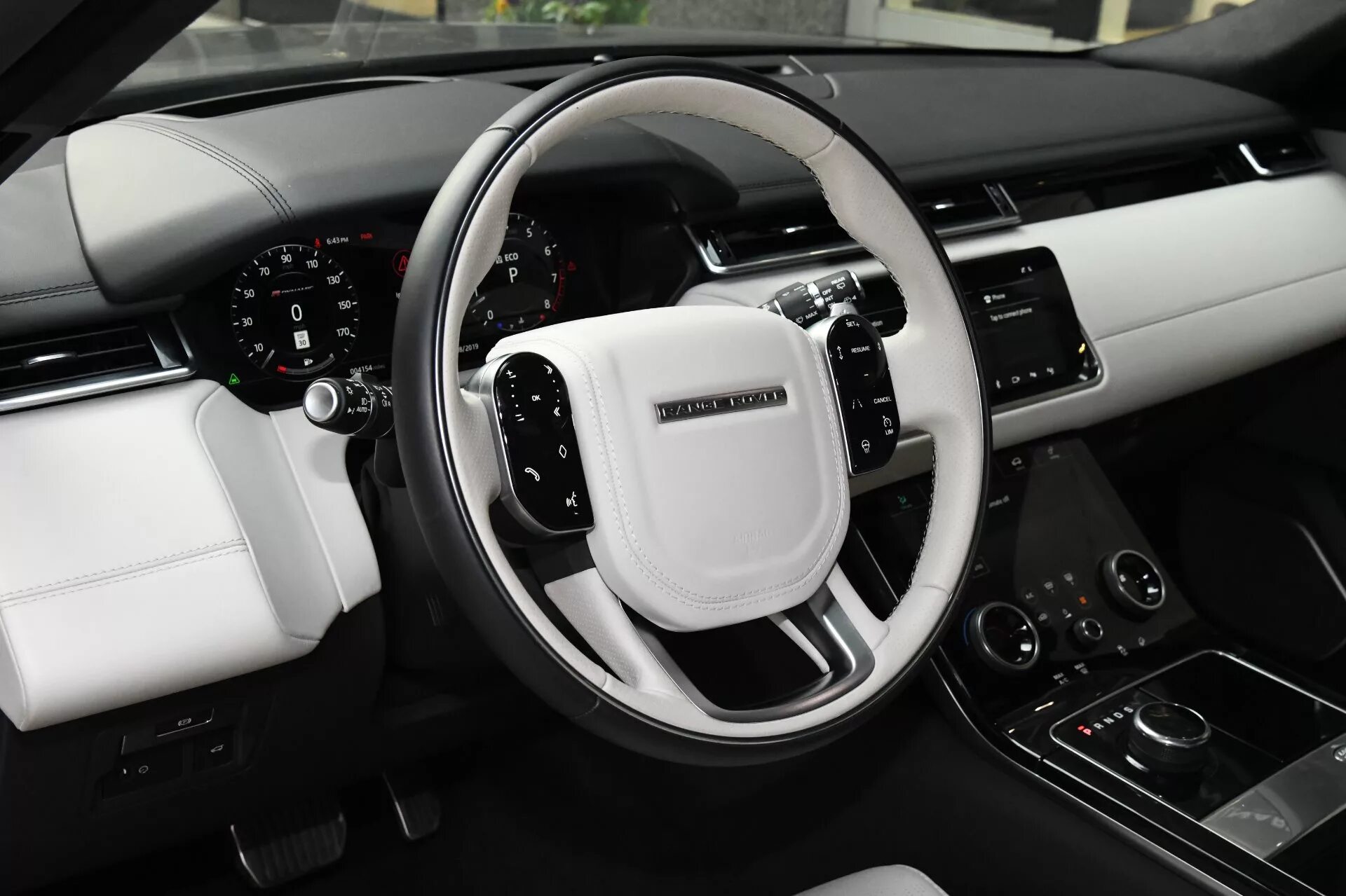 Range rover velar 2021 салон. Аккумулятор range rover velar. Аккумулятор range rover velar. Range rover velar 2017 салон. Range rover velar edition.