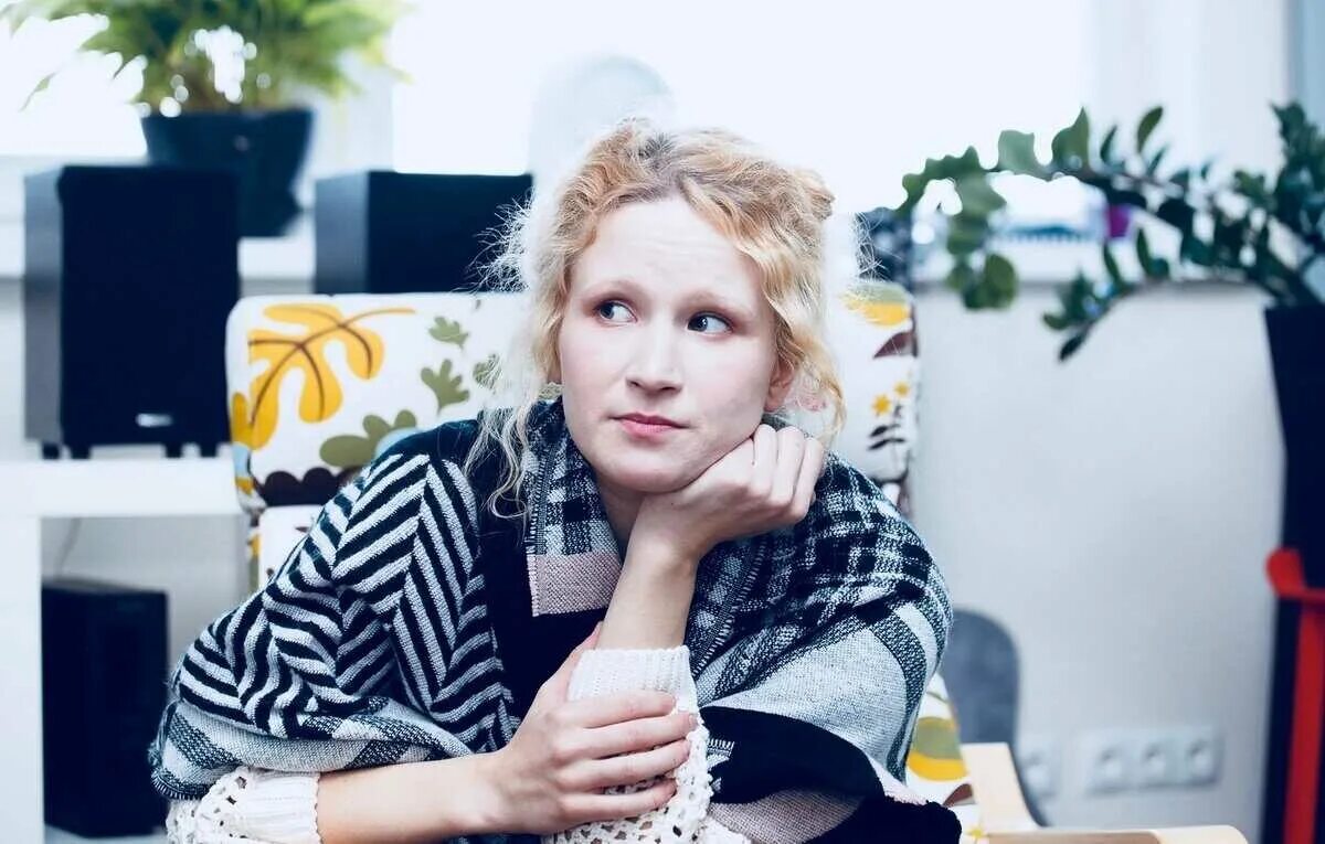 Монеточка жизнь. Лиза монеточка. елизавета андреевна гырдымова. лиза гырдымова монеточка. елизаве́та гырды́мова (монеточка).