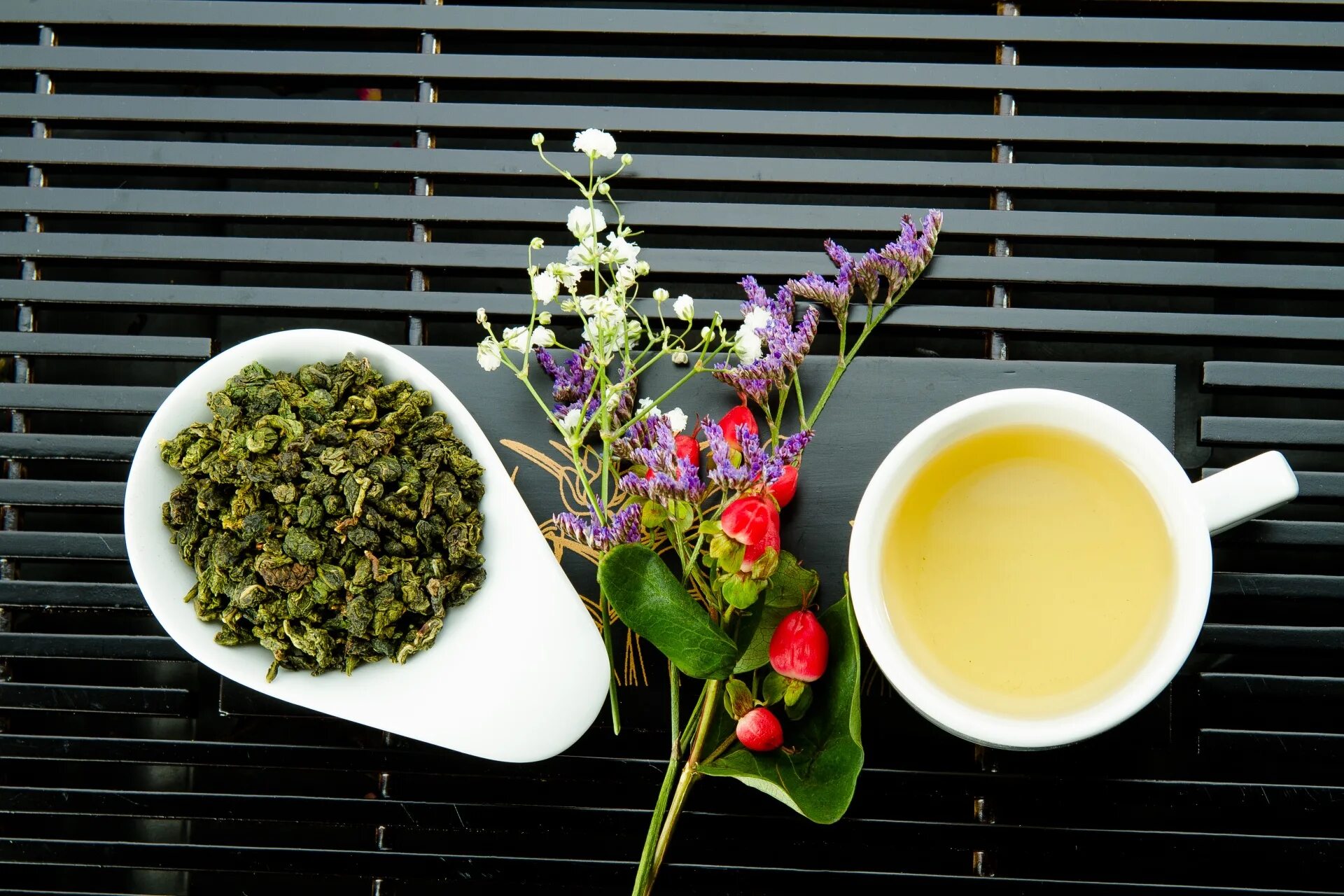 Улун чай польза для женщин. Зеленый чай улун. Зелёный чай молочный улун. Улун чай чаинки. Чай молочный улун черный.
