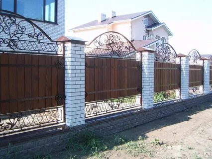 Забор с ковкой