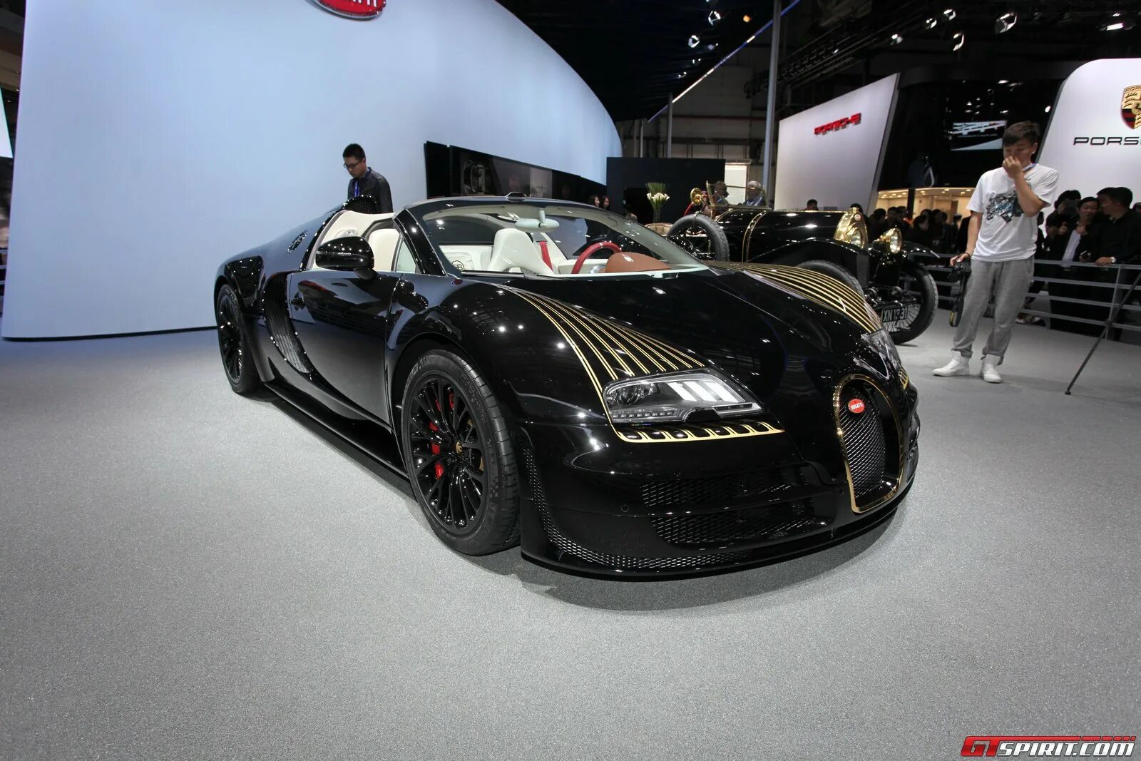 Бугатти Вейрон Блэк Бэсс. Bugatti Veyron Grand Sport Vitesse. Bugatti Veyron Black Bess. Бугатти Вейрон Гранд спорт Витесс Блэк Бесс.