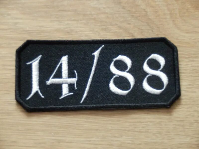 Цифра 88 значение. 1488 Нашивка. Нашивка 14/88. Нашивка 88. Надпись 14 88.