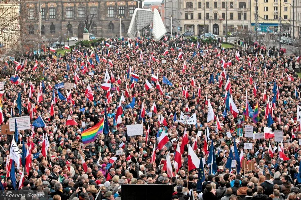 Демократия в америке. Перестройка 1991. Валерия новодворская демократический союз. Демократии митинг. Конец демократии.
