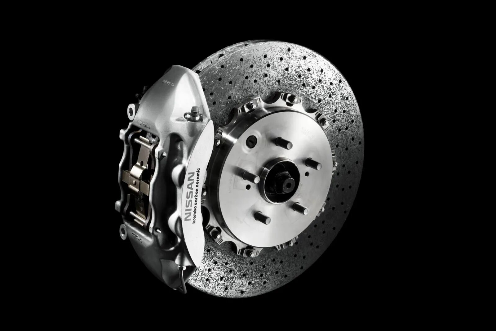 Brake in the car. Тормозные диски ниссан gtr. nissan gtr r35 тормоза. brakes disk nissan. тормозной диск с колодками.