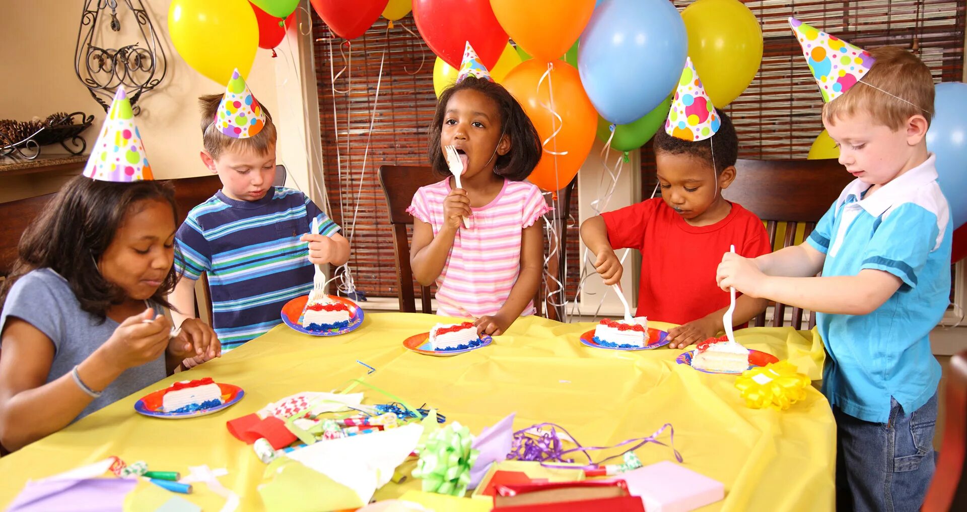 Детский праздник. Празднование дня рождения. Празднование дня рождения ребенка. Отпраздновать детский день рождения. Make a party do a party