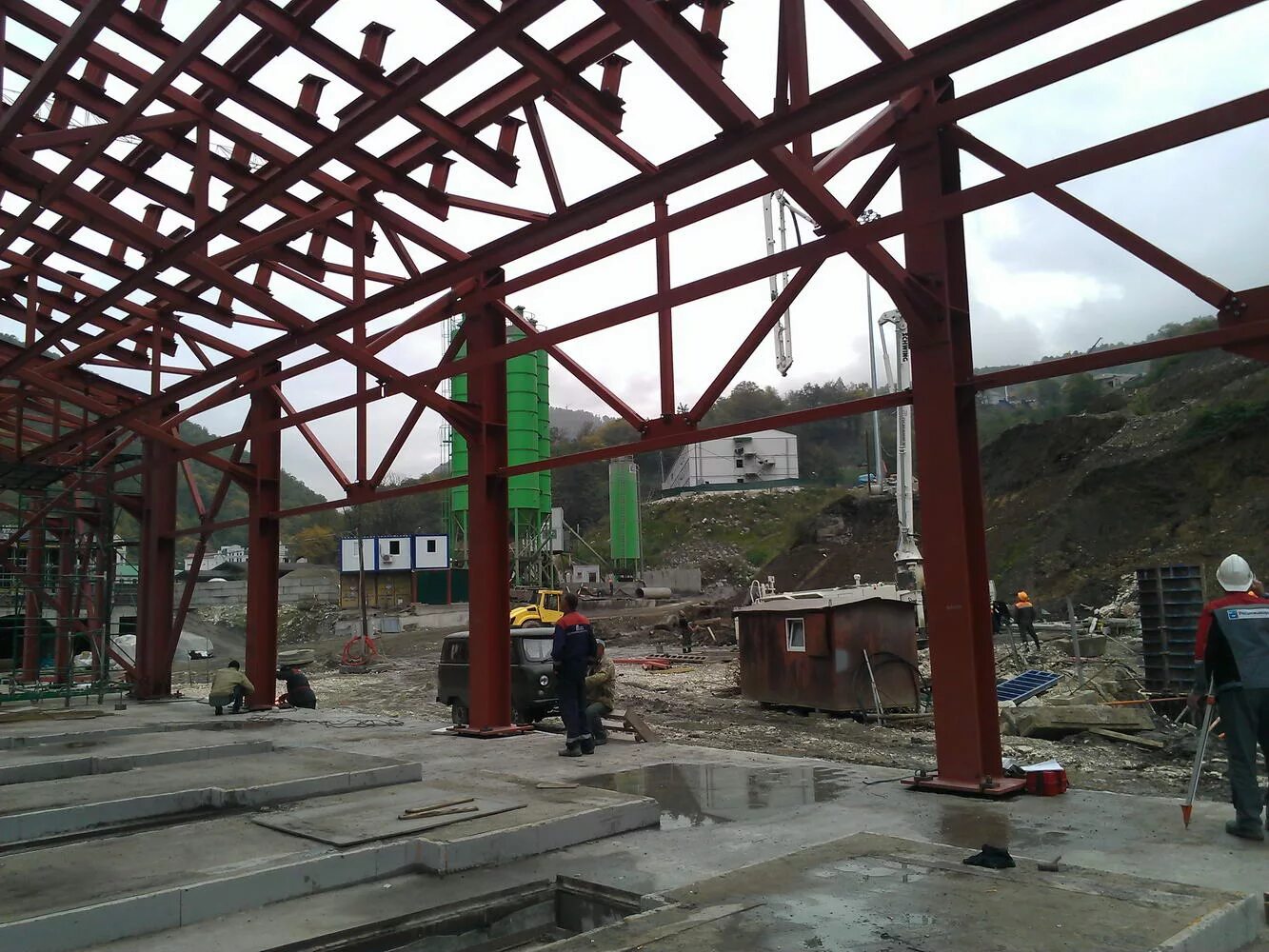 узел крепления раскосов ферм. база колонны лстк. склад каркас двутавровые балки. портальные связи в металлокаркасе узлы. подкрановые связи по двухветвевым колоннам.