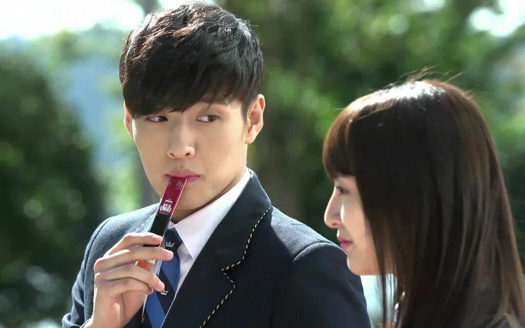 Первая любовь дорама 2019. Любовь ведьмы дорама 2018. 49 дней фильм корея. Дорамы на русском языке список. Ведьмина любовь дорама 2018.