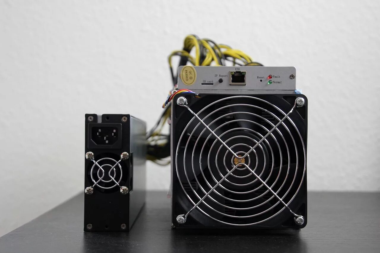 Как работает асик. Asic майнер. asic биткоин майнер. asic для майнинга. асикс майнинг.