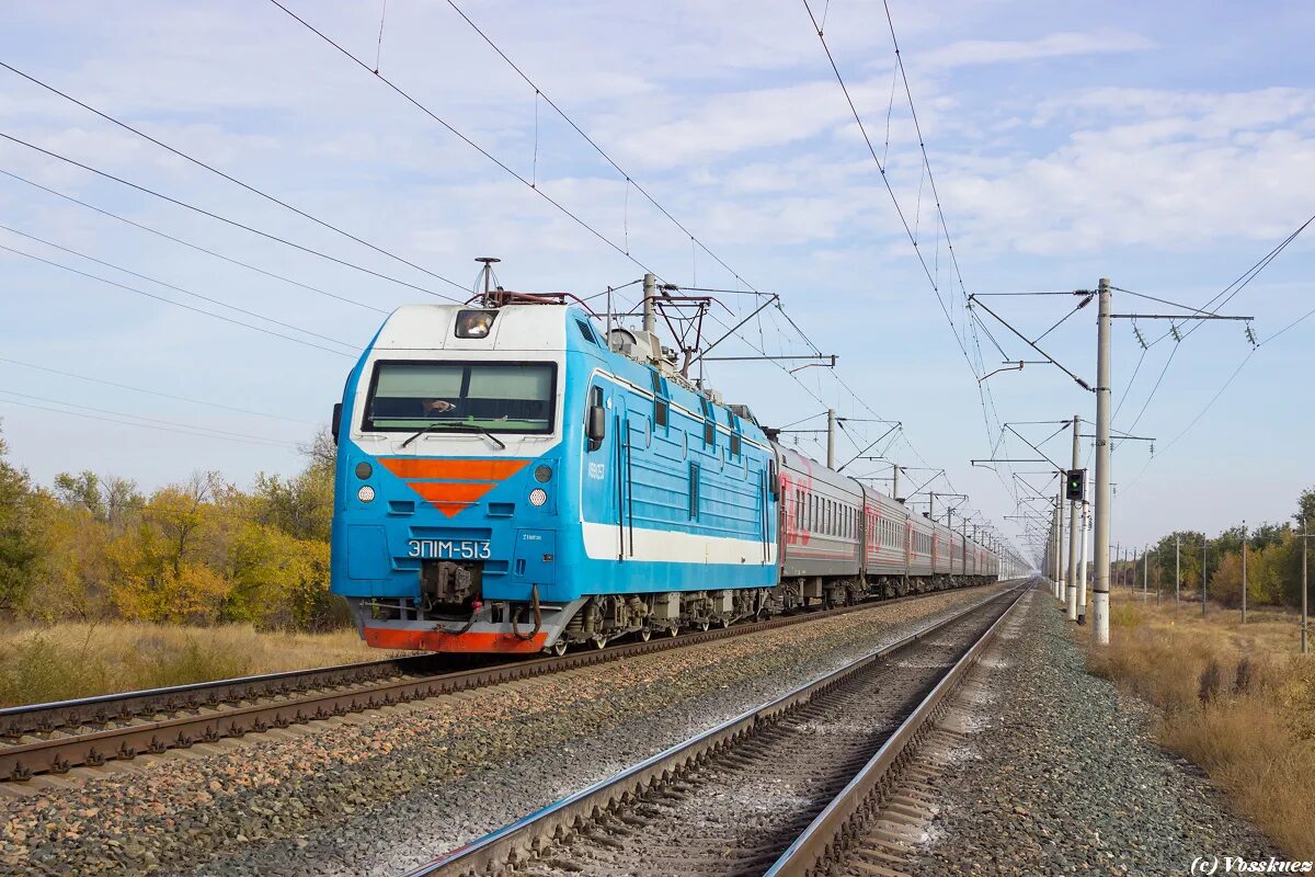 Эп1м-705 Крымская. Эп1 288. Поезд Волгоград Нижневартовск. Поезд 107 Волгоград Нижневартовск. Движение поезда нижневартовск