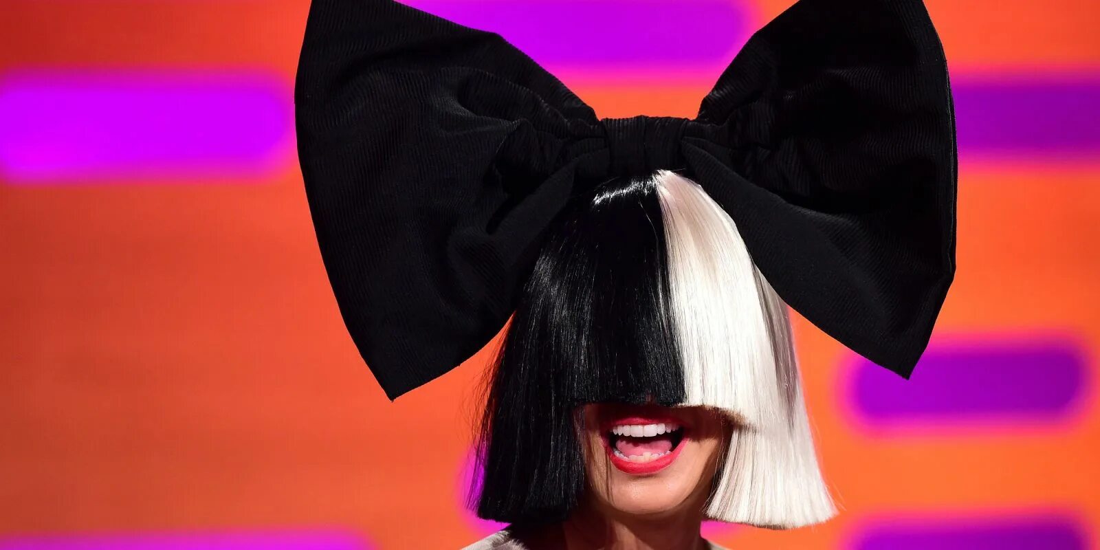 Sia kylie. Sia мэдди. Сиа юневерсети. Sia мэдди. Sia kylie.