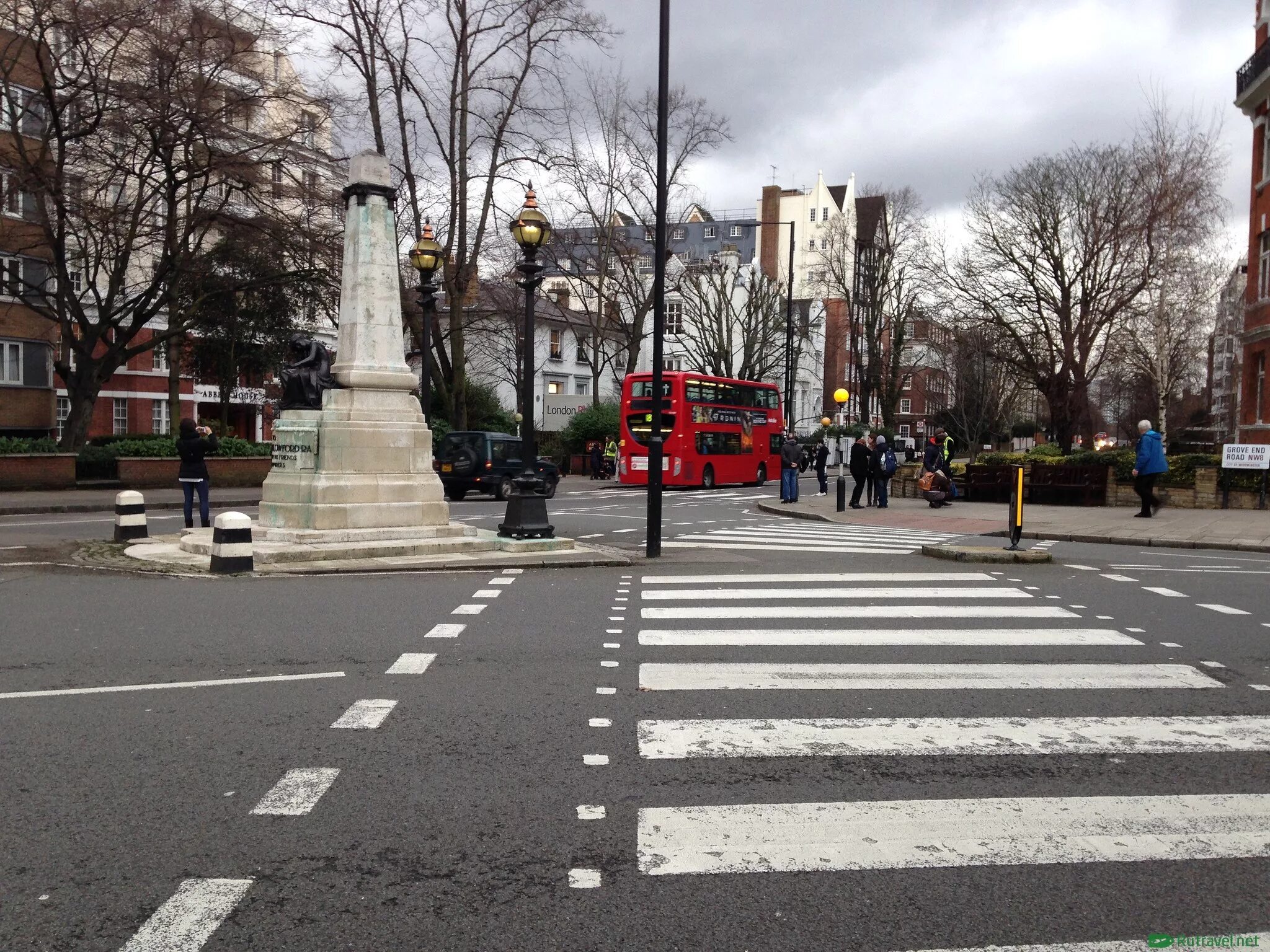 Лондон роуд. Эбби роуд Лондон. Abbey Road улица в Лондоне. Эбби роуд Лондон Битлз. Эбби роуд улица Битлз.