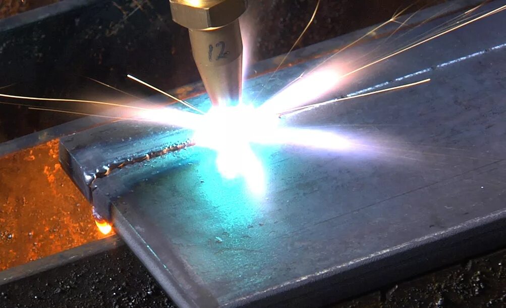 Где используется сварка. Газовая ацетилено-кислородная сварка. плазменная и микроплазменная сварка. автоген сварка. дуговая резка металла металлическим электродом.