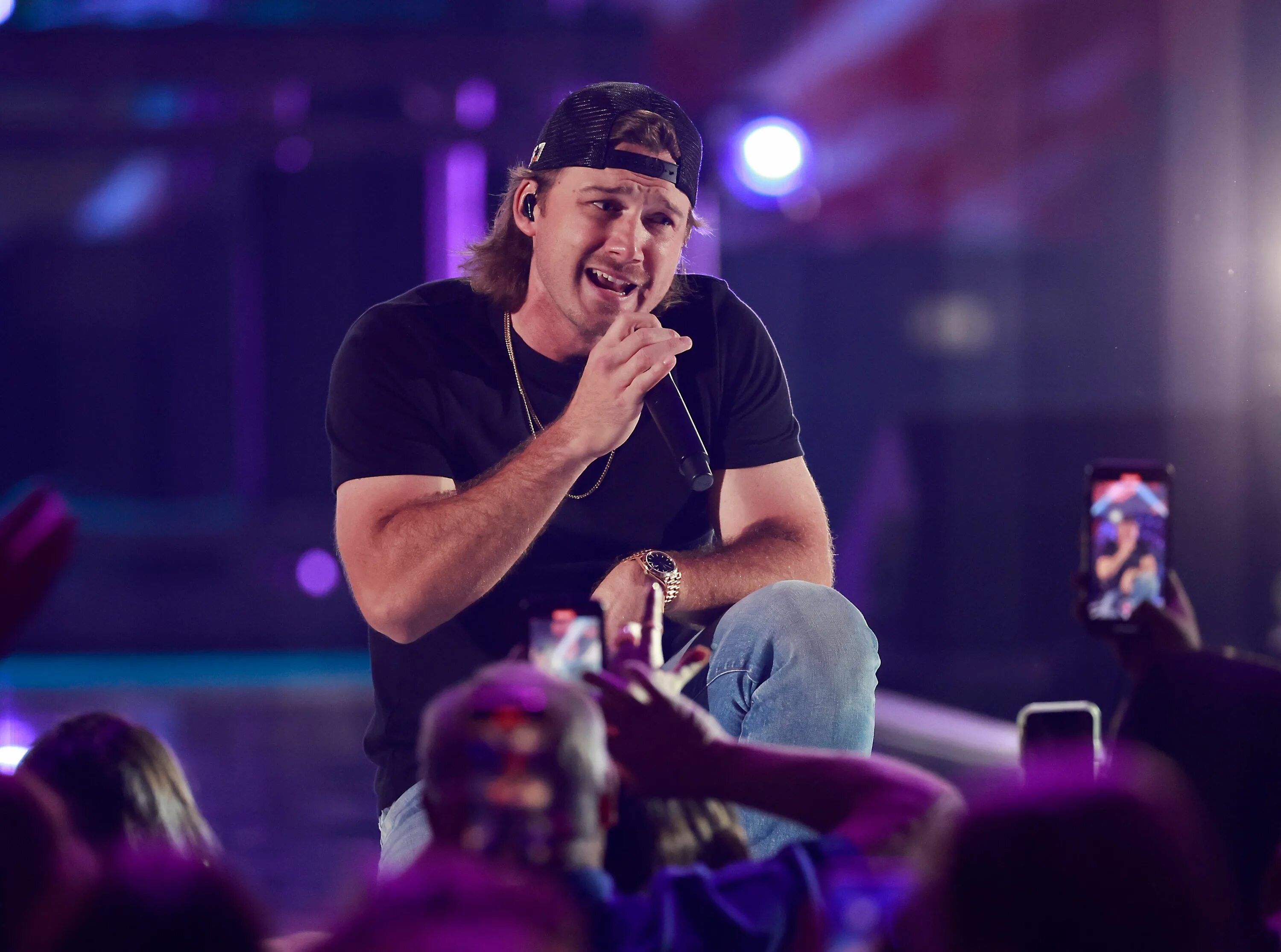 One thing at a time. Morgan Wallen last Night. Певцы США 2023. Morgan Wallen one thing at a time. Морган Уоллен извинился..