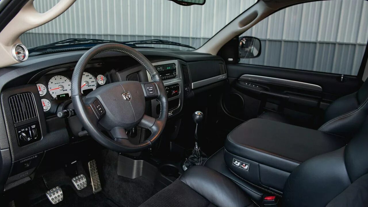 Dodge Ram 2004 салон. Dodge Ram 2004. Dodge Ram 2004 Interior. Dodge Ram srt 10 салон. Ram nbet