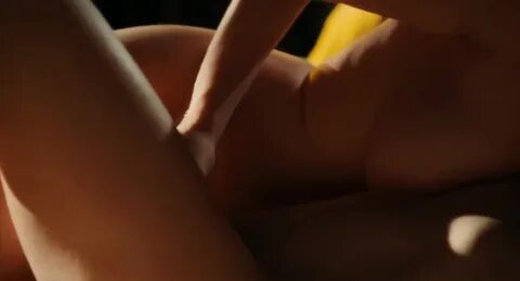 Watch Amanda Seyfried And Julianne Moore - Chloe - Film nackt scenes and vi...