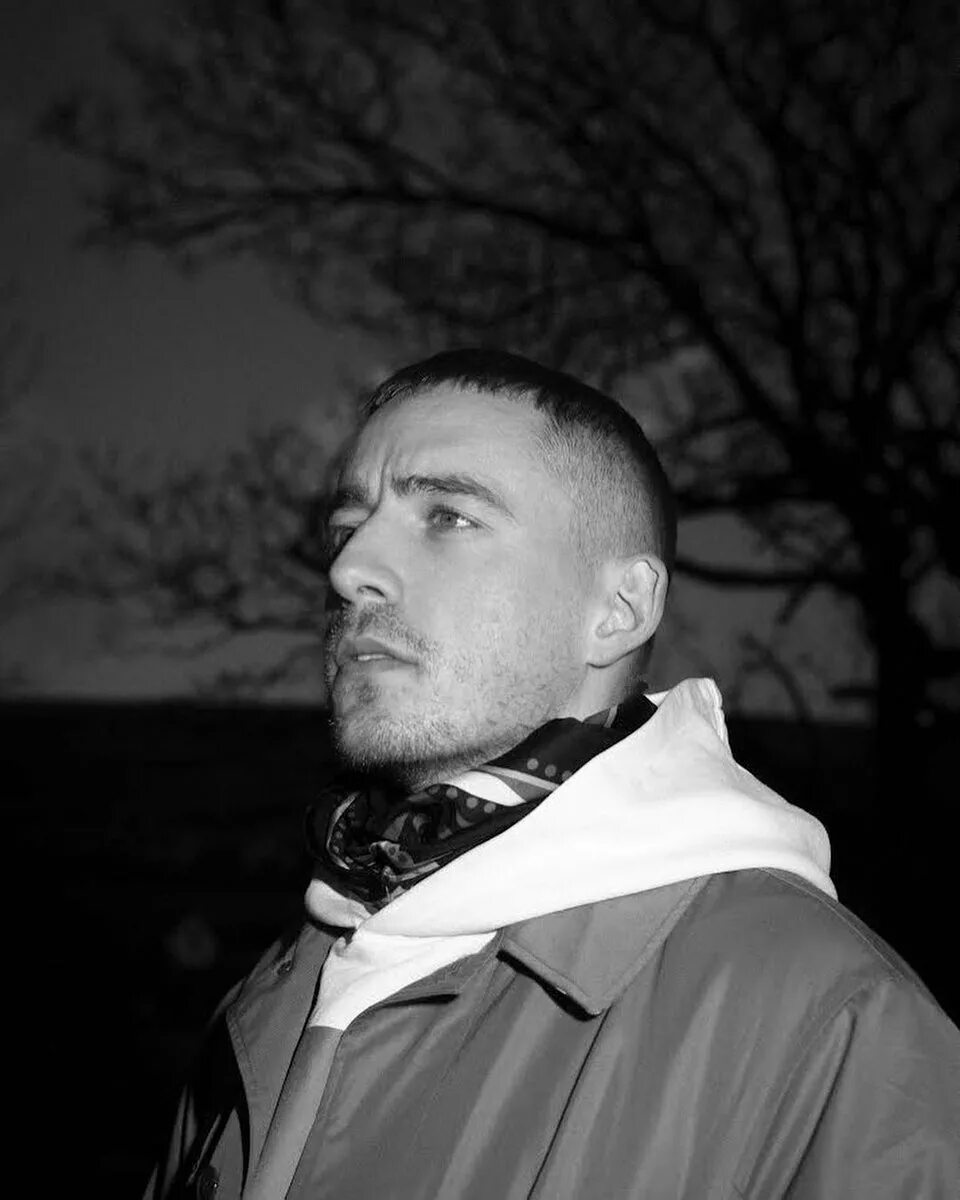 Дермот кеннеди фото. Dermot kennedy - kiss me. Дермот кеннеди певец. Дермот кеннеди инстаграм. Dermot kiss.