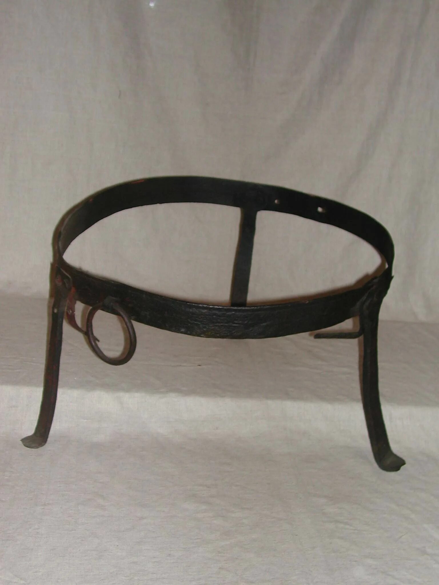 Кроссворд. Платье крест накрест спереди. Купальник крест накрест сзади. Подставки для тагана. Кроссворд по генеалогии.