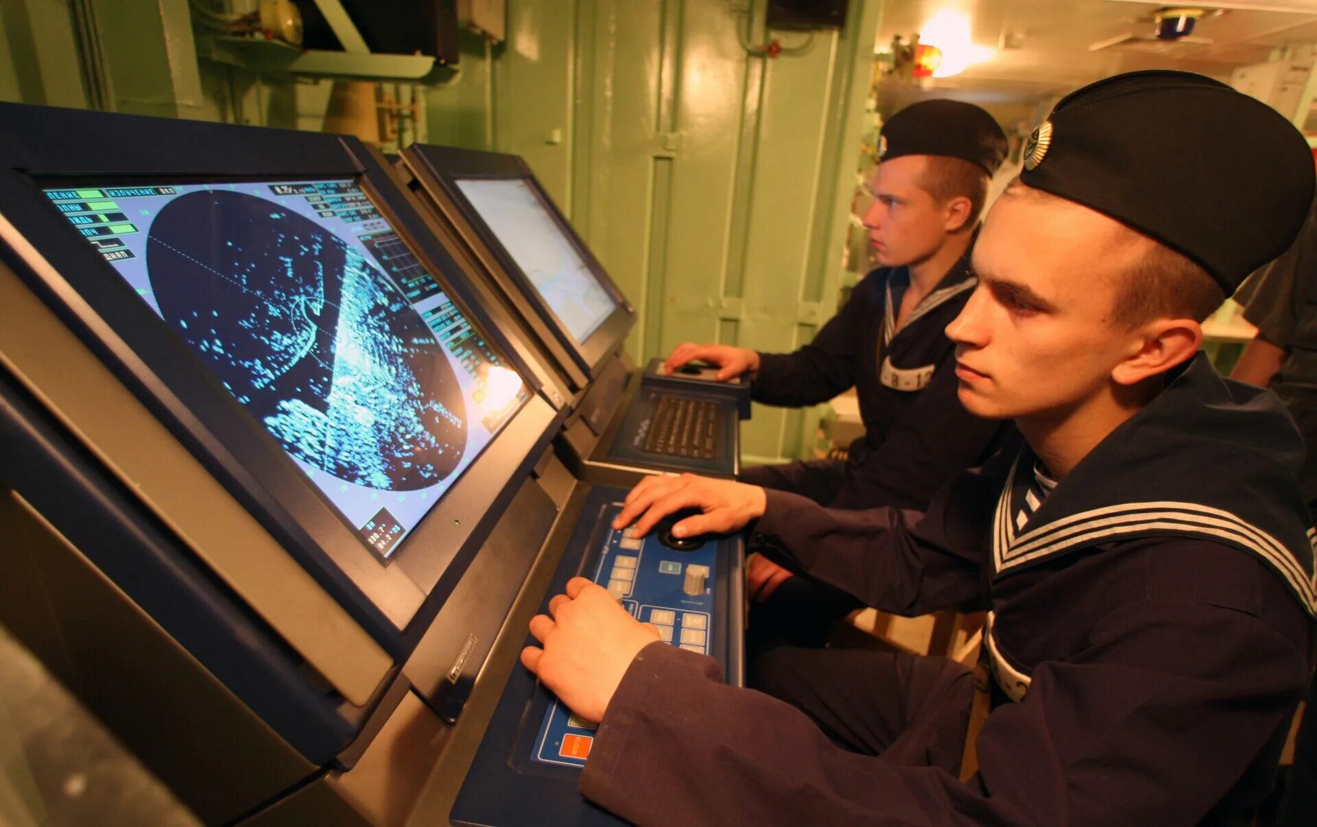 Палуба корабля с матросами. Моряки на подводной лодке. Военно морской флот вмф россии. Матросы на паруснике. Моряки-подводники вмф россии.