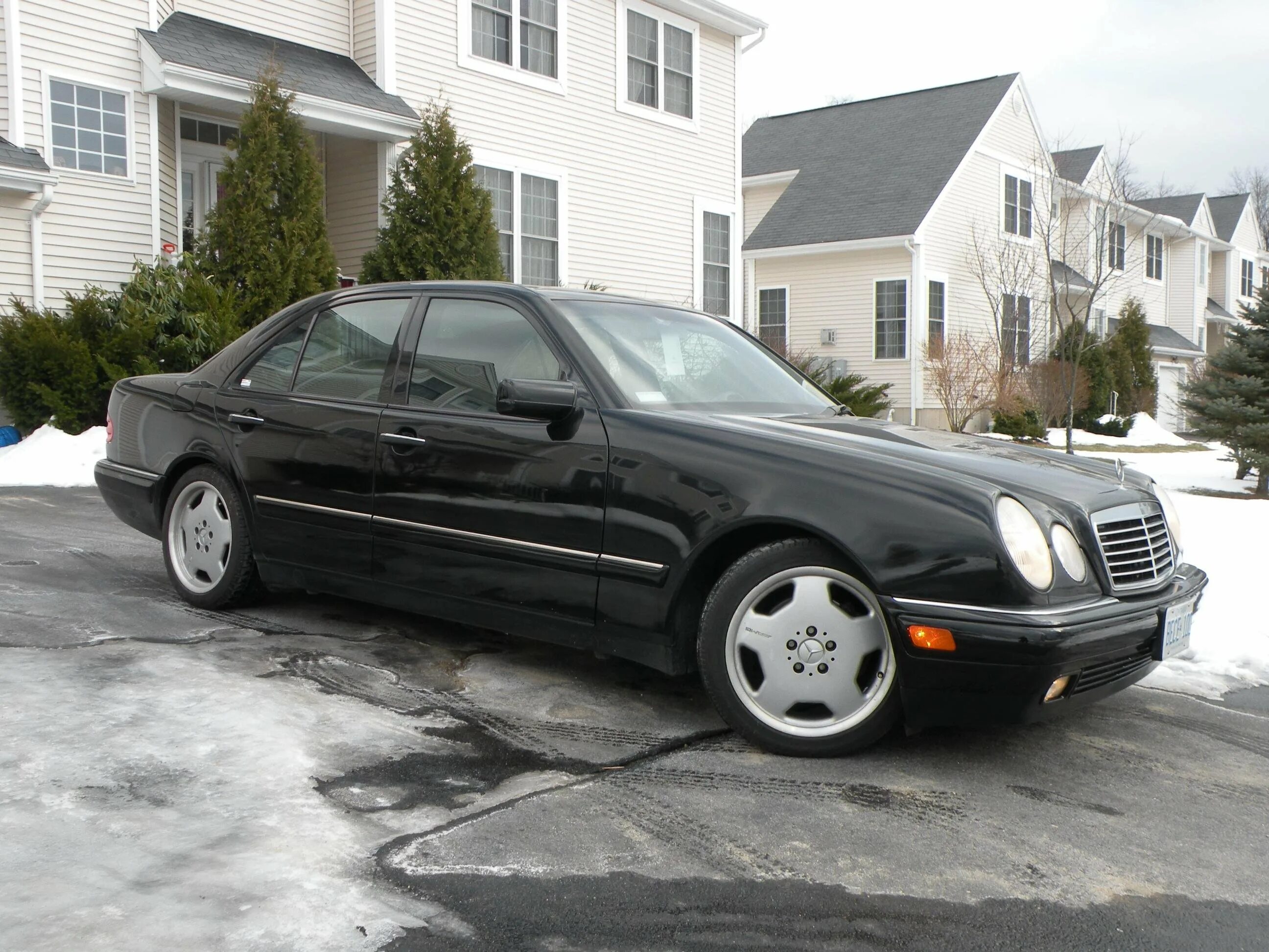 Мерседес 1998 купи. Mercedes Benz 1998. Мерседес e 1998. Мерседес е 1998. Mercedes e200 1998.