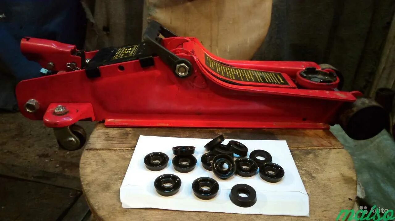 Манжета на шток поршня гидравлического подкатного домкрата 2т. Ремкомплект домкрата матрикс 3 т. Ремкомплект подкатного домкрата стелс 2т артикул. Манжета для домкрата подкатного крафт 2т. Ремкомплект подкатного домкрата 2т матрикс.