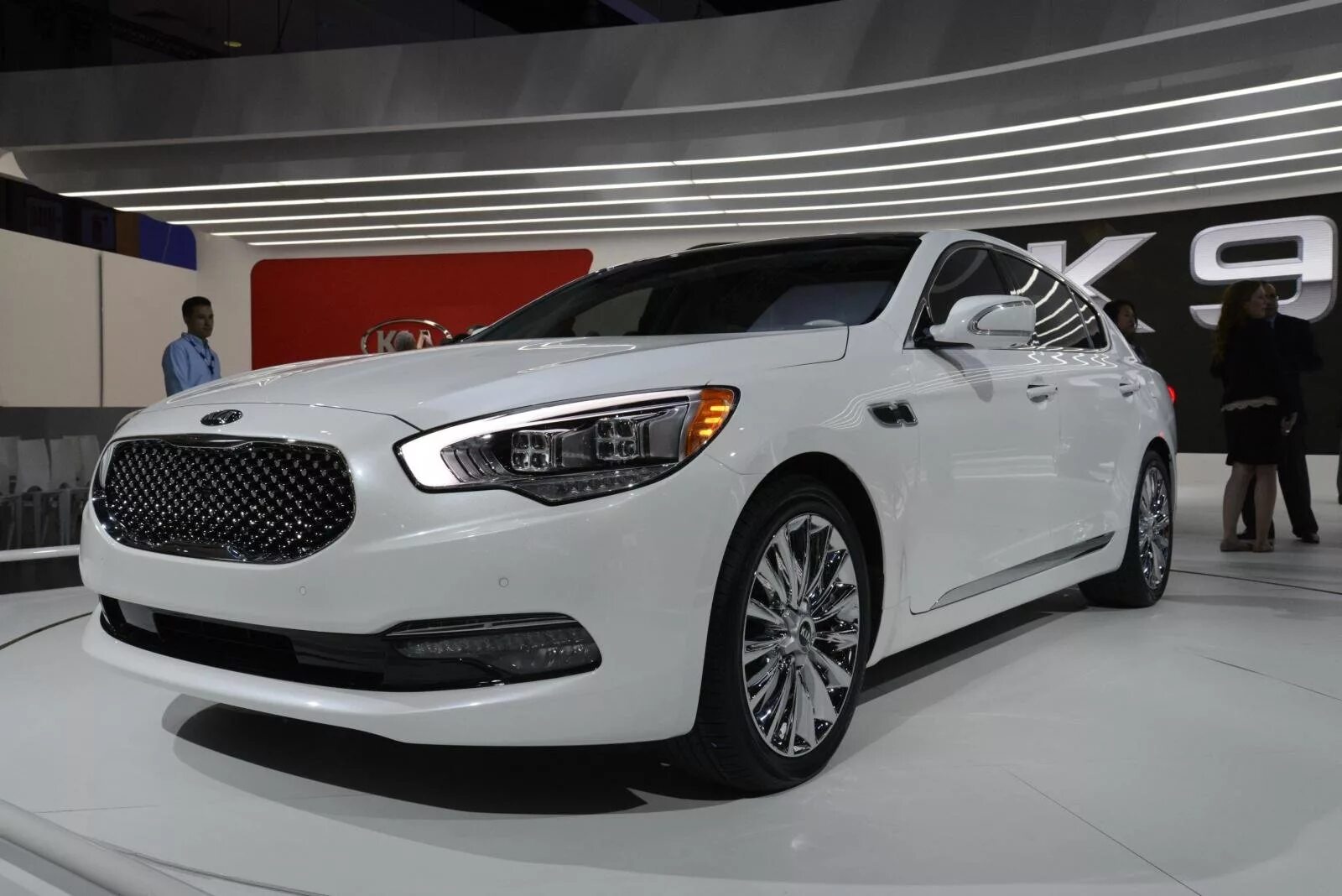 Ростов новые киа. Седан Kia k9. Седан Kia k900. Kia k900 2015. Kia k900 vs.