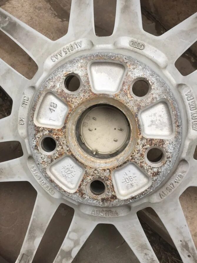 Маркировка оригинальных дисков. Маркировка на оригинальных дисках мерседес. Маркировка оригинальных дисков. Wrx gg диск колесный. Маркировка оригинальных дисков.