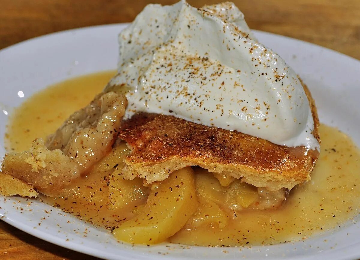 Apple pie and Cream. Apple dishes