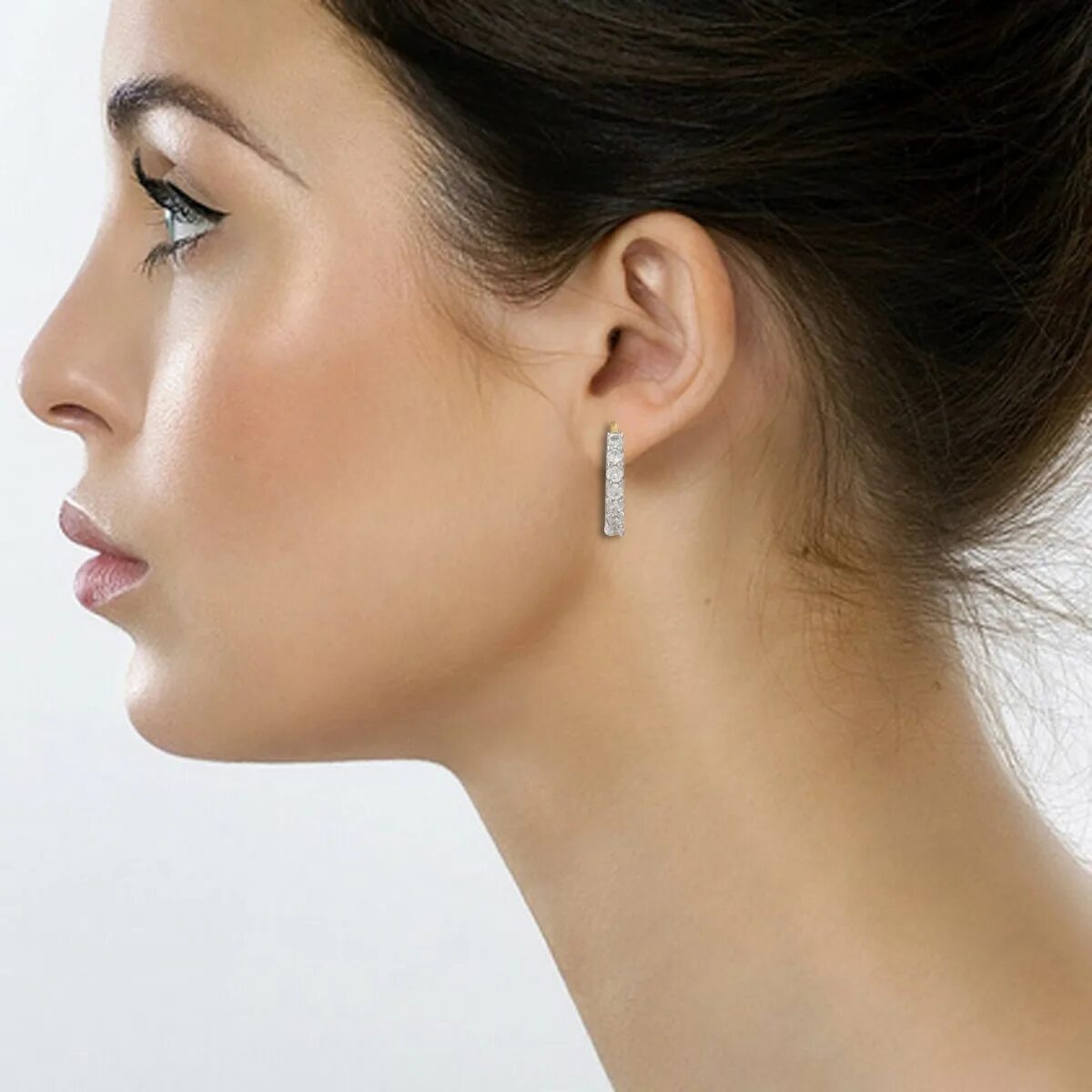Пиджак крупные серьги. Wears earrings. Серьги тюльпаны. Сережки обои. Серьги для женщин 40 лет.