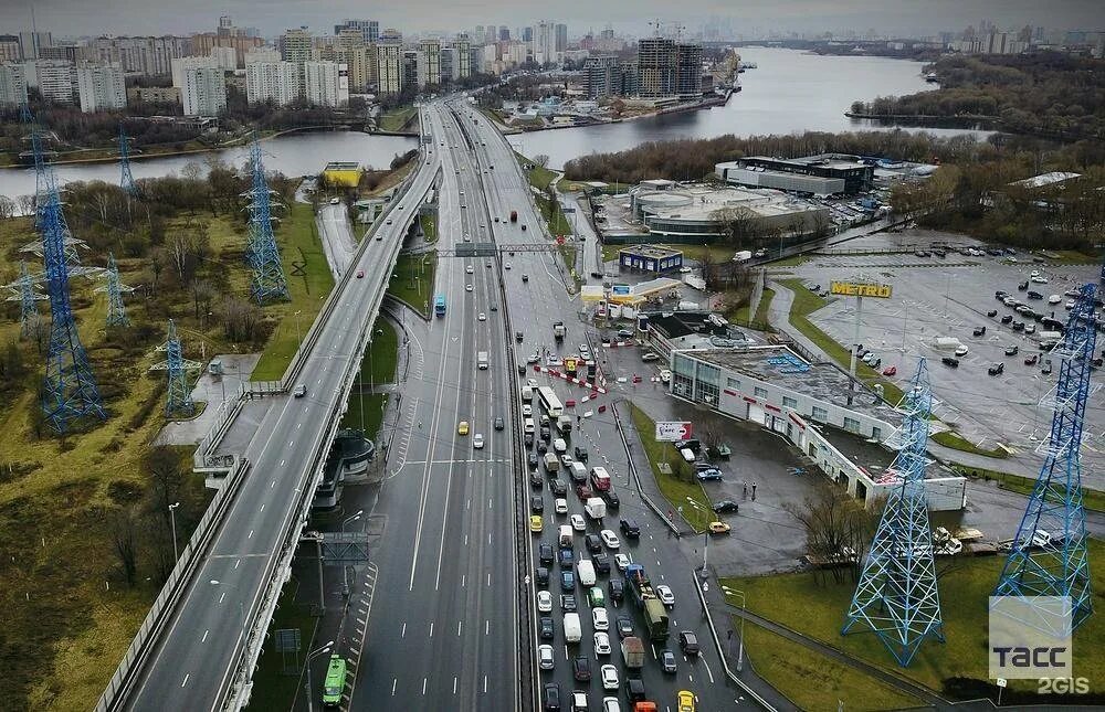 Почему стоит ленинградка сейчас. Ленинградское шоссе Москва. Ленинградка Москва. Ленинградское шоссе пробка Химки. МКАД Ленинградское шоссе.