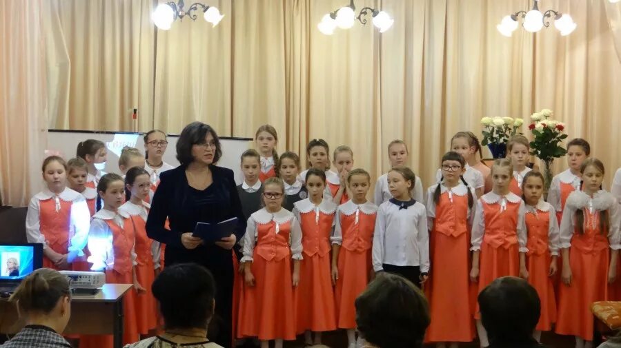 хор искорки. хоровая школа 1 екатеринбург. хор школа частная. василевич хор кмти. хоровая школа 1 екатеринбург.