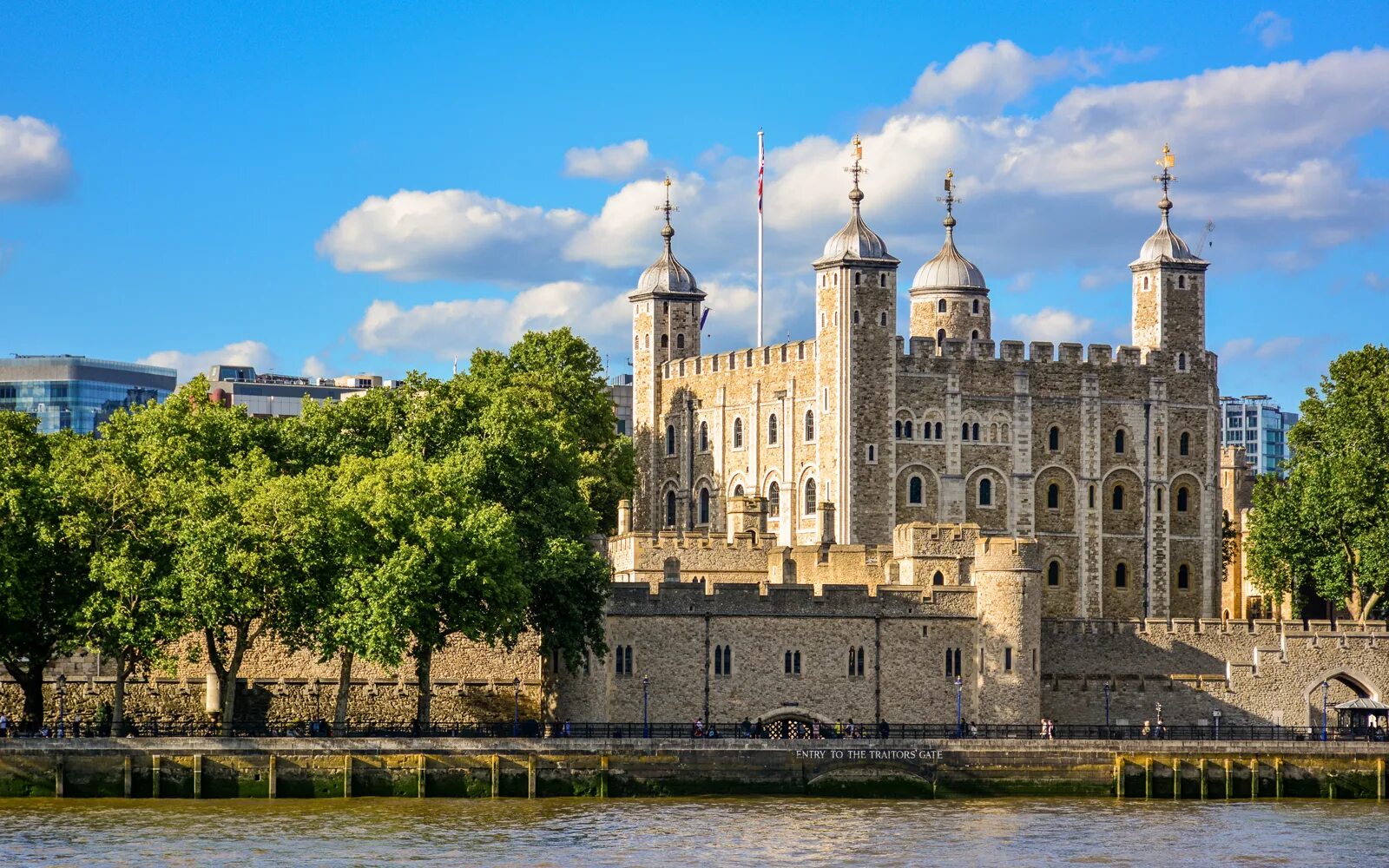 The tower is a. Тауэр в лондоне. tower of london фото. tower of london today. crown jewels tower of london.