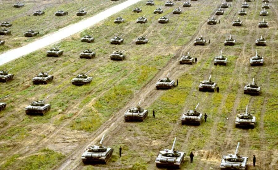 Танковые учения Запад 1981. Танковые учения СССР Запад 81. Танковые учения Запад 1981 год. Учения Запад 1981 БМП