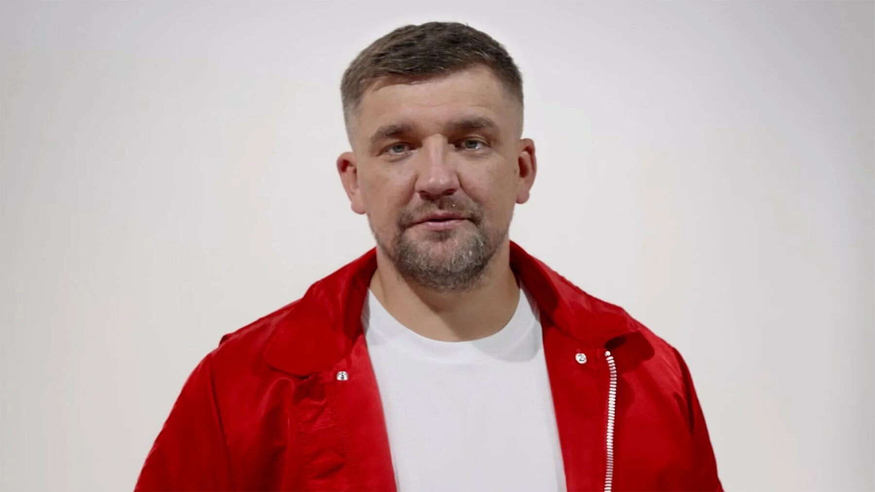 Банк открытие реклама. Баста реклама альфа банка песня. Баста реклама альфа банка песня. Баста в рекламе альфа банка. Альфа банк 2023 зимний дворец реклама.