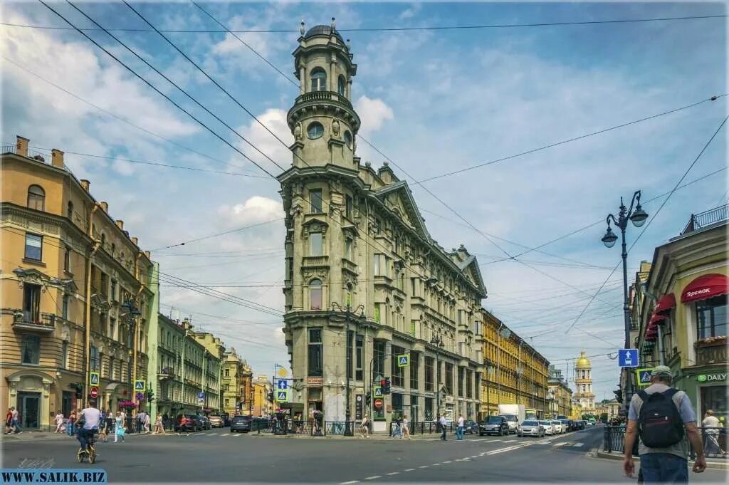 Дом на 5 углах. Перекрёсток пяти углов санкт-петербург. пять углов в санкт-петербурге. перекрёсток 5 углов питер. дом пяти углов санкт-петербург.