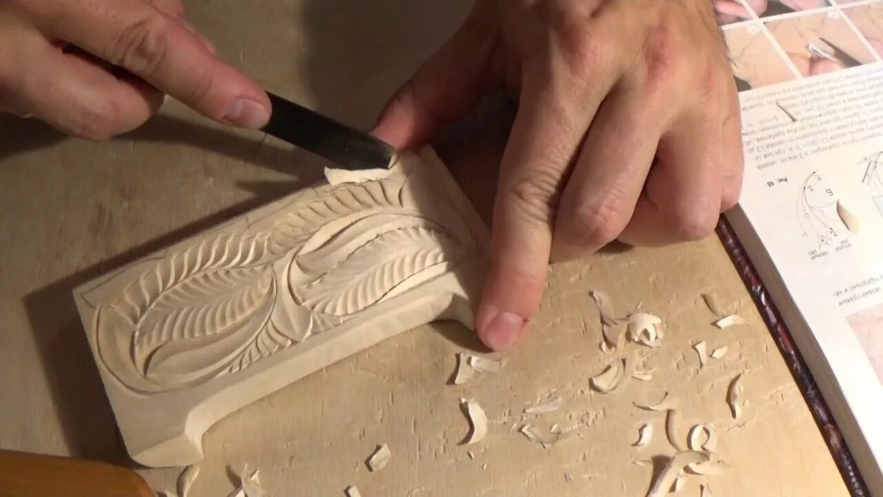 Уроки резьбы для начинающих. Резьба Татьянка - tatianka Woodcarving. Резьба по дереву Татьянка Ивушка.