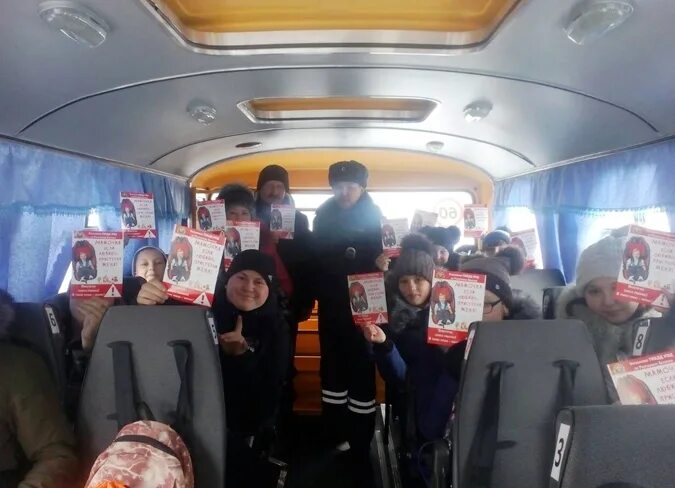 Школьный автобус Улан-Удэ. Бурят в автобусе. Фото школьных автобусов Бурятия. Автобусов безопасность ремни в Улан Удэ. Школьный автобус инструктаж